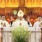 Đức Giám mục Anphong cử hành Thánh lễ Phục Sinh tại giáo xứ Cầu Rầm