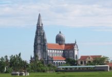 Giáo xứ Cẩm Trường