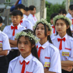 Đức cha Anphong ban bí tích Thêm sức tại giáo họ độc lập Xuân Sơn