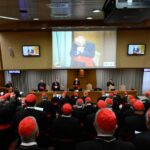 Không có ứng cử viên nổi trội trong mật nghị hồng y